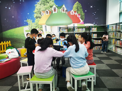 家校聯動，羅租小學社區讀書會點亮石巖 圖書出租