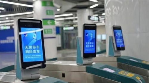 智慧出行新風尚 華北工控刷臉通行閘機專用計算機方案解析